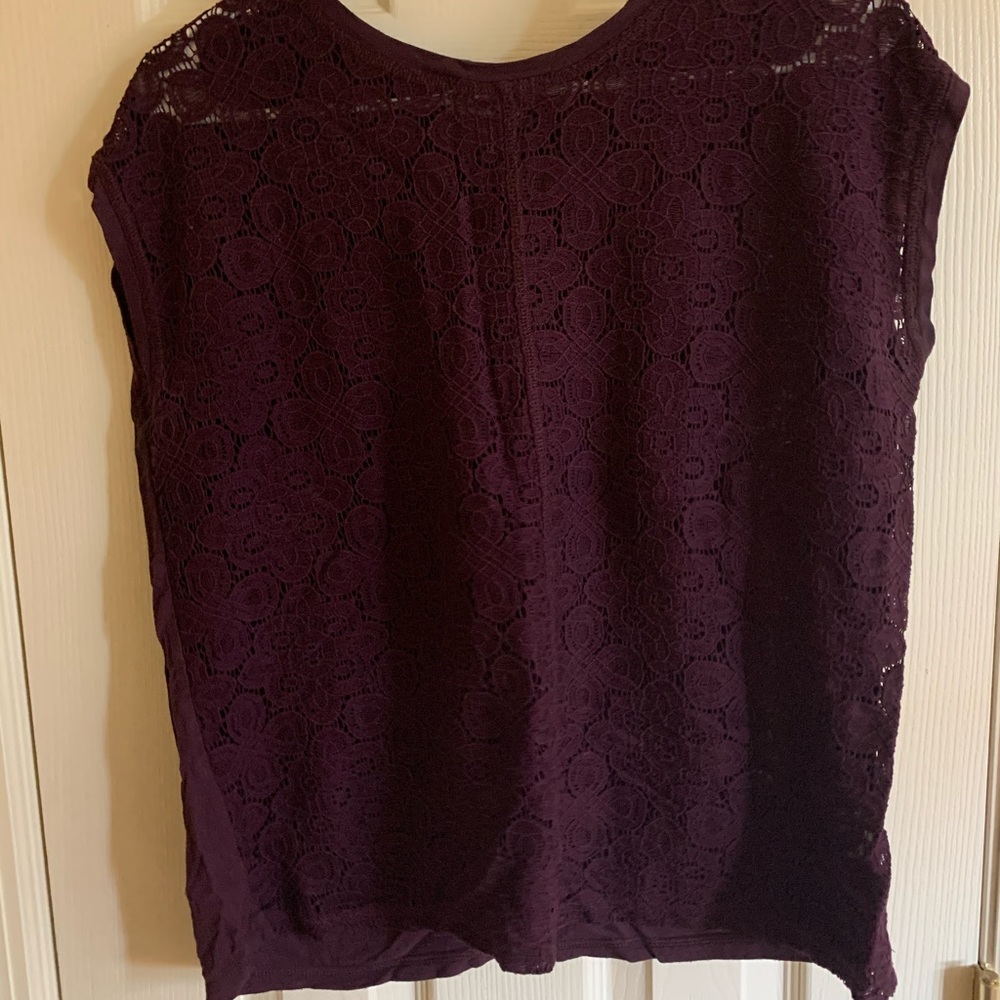 🧨👗 3 for $25👗🧨 Purple Lace Overlay Top
